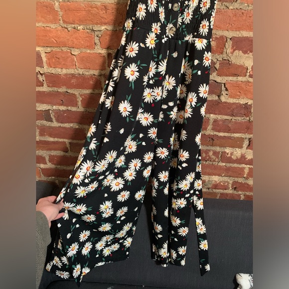 🌼 Black floral maxi romper 🌼 - Picture 2 of 6